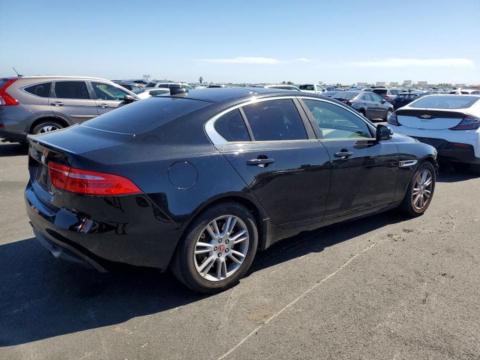 2018 JAGUAR XE PREMIUM 3