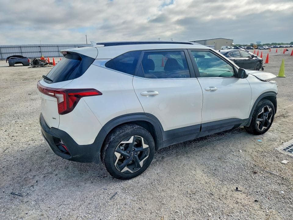 2024 KIA SELTOS EX 3