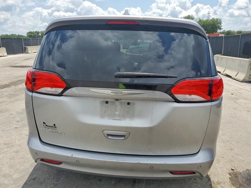 2017 CHRYSLER PACIFICA LX 6