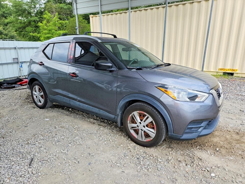 2018 NISSAN KICKS S 4