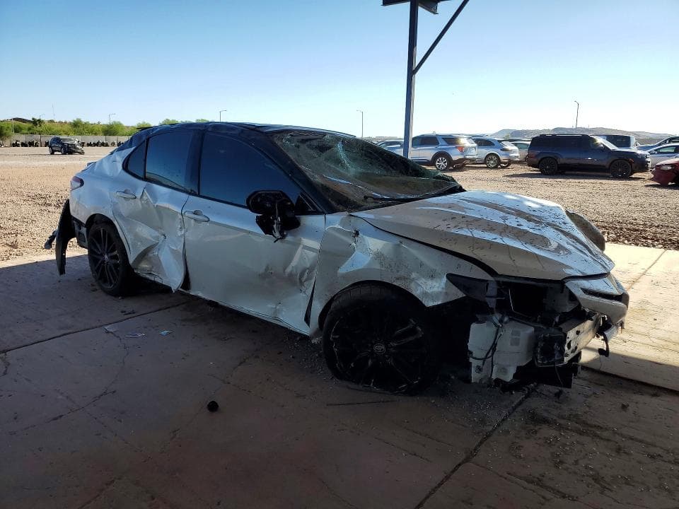 2022 TOYOTA CAMRY XSE 4