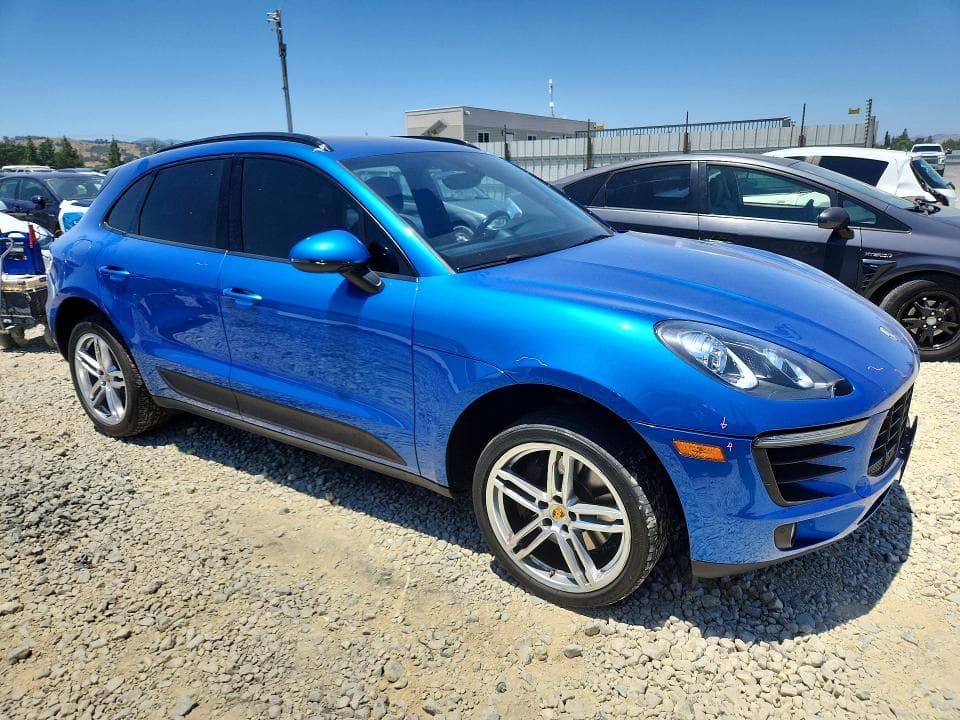 2017 PORSCHE MACAN 4