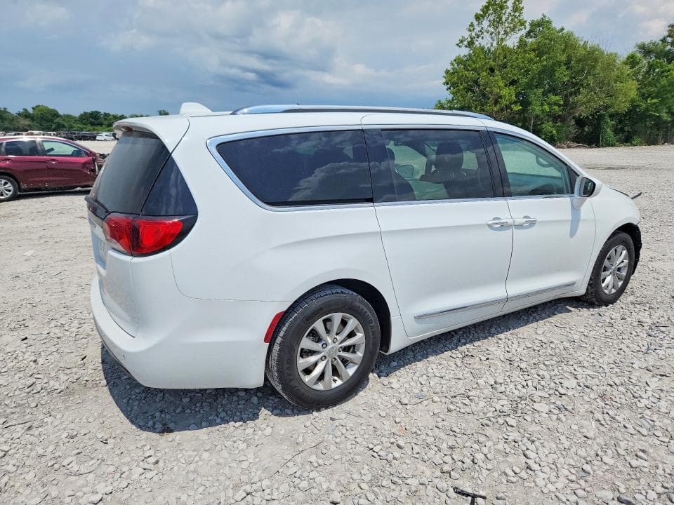 2019 CHRYSLER PACIFICA TOURING L 3