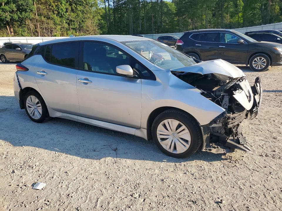 2022 NISSAN LEAF S 4