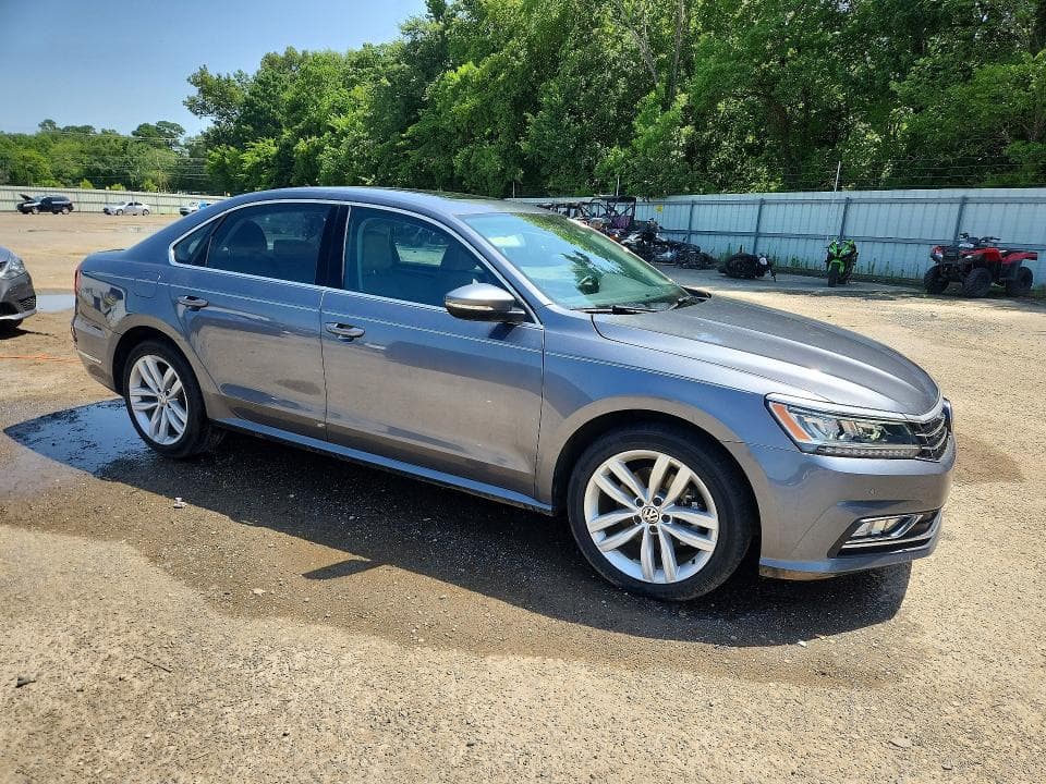 2018 VOLKSWAGEN PASSAT SE 4
