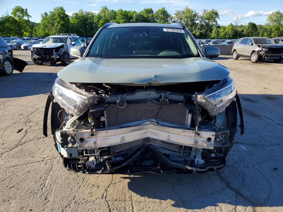 2020 TOYOTA RAV4 XLE 5