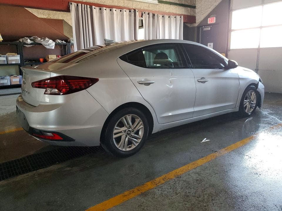2020 HYUNDAI ELANTRA SEL 3