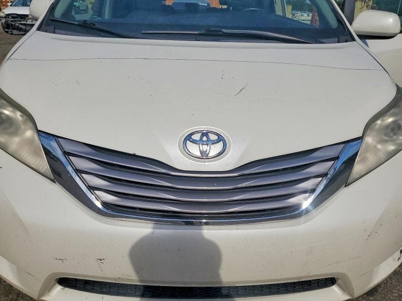 2017 TOYOTA SIENNA XLE 8-PASSENGER 12