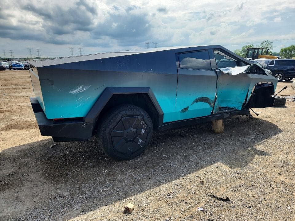 2024 TESLA CYBERTRUCK 3