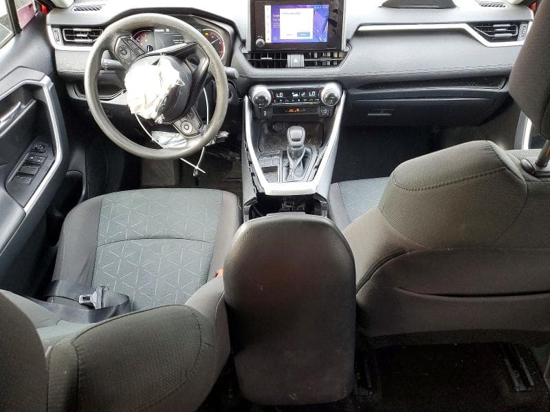 2023 TOYOTA RAV4 XLE 8
