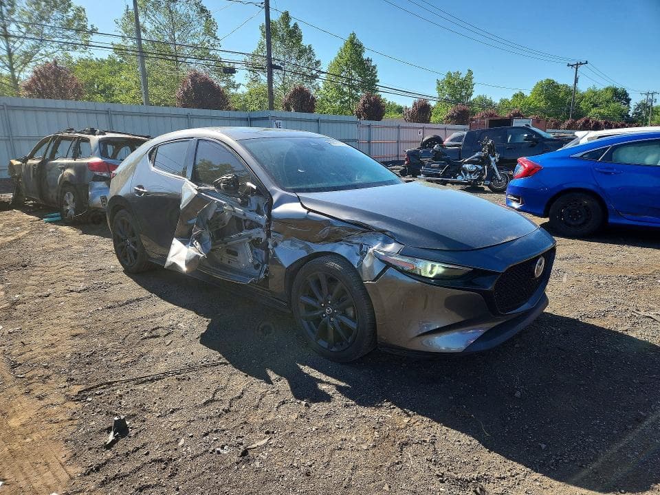 2019 MAZDA 3 PREMIUM 4
