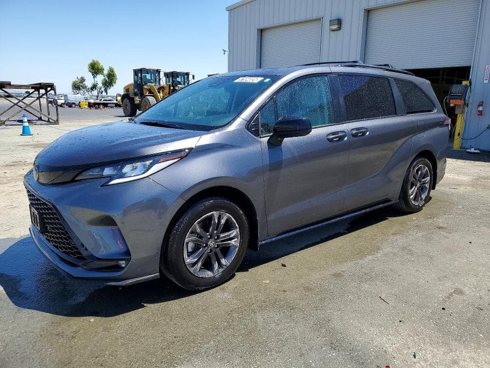 2025 TOYOTA SIENNA