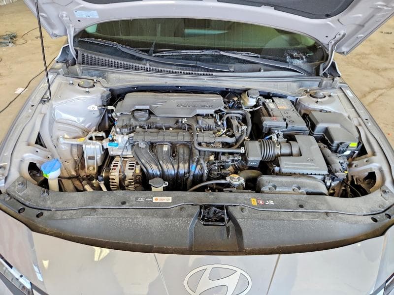 2025 HYUNDAI ELANTRA SE 11