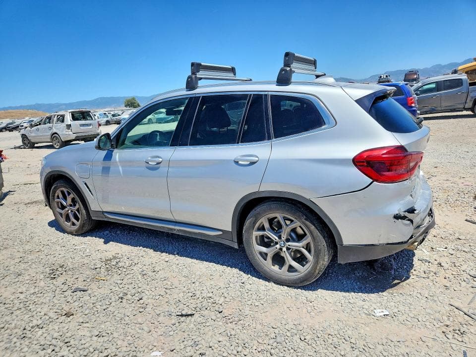 2021 BMW X3 XDRIVE30E 2