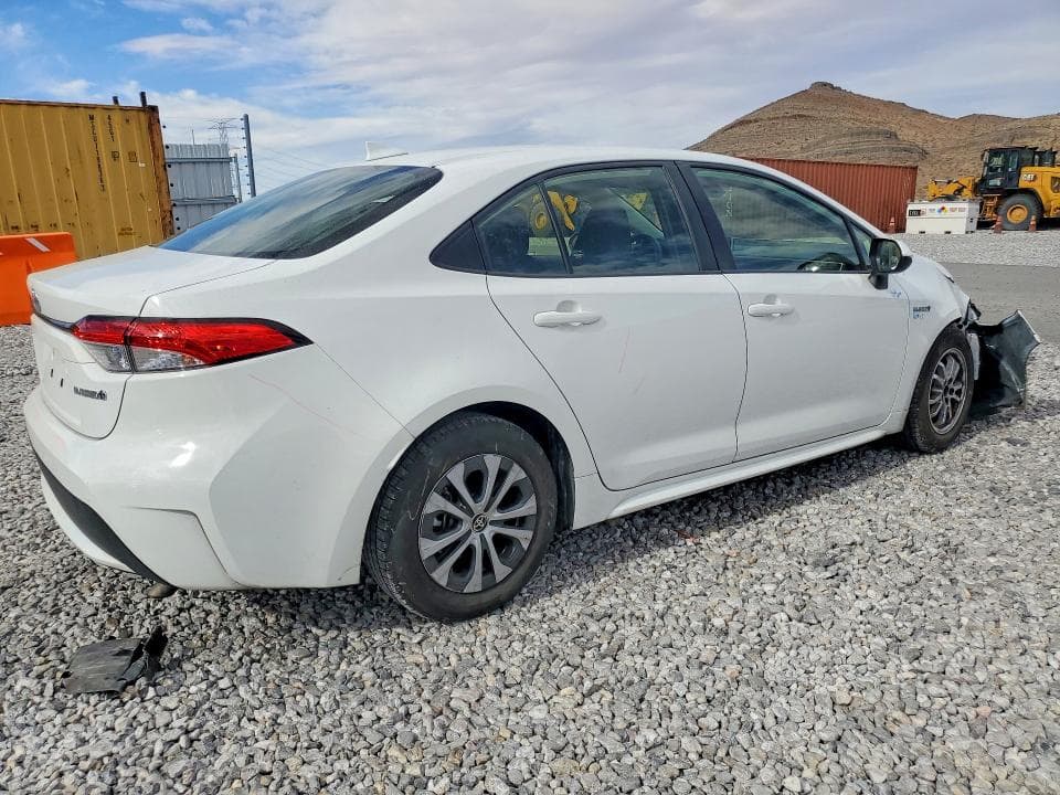 2021 TOYOTA COROLLA LE 3