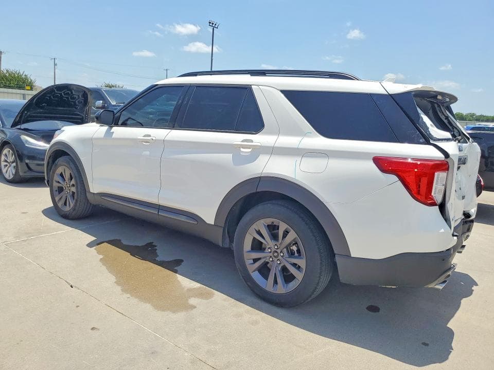 2022 FORD EXPLORER XLT 2