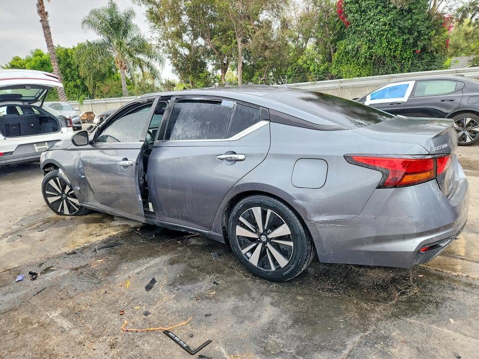 2021 NISSAN ALTIMA SV 2