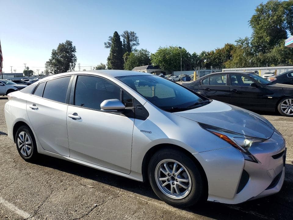 2017 TOYOTA PRIUS TWO 4