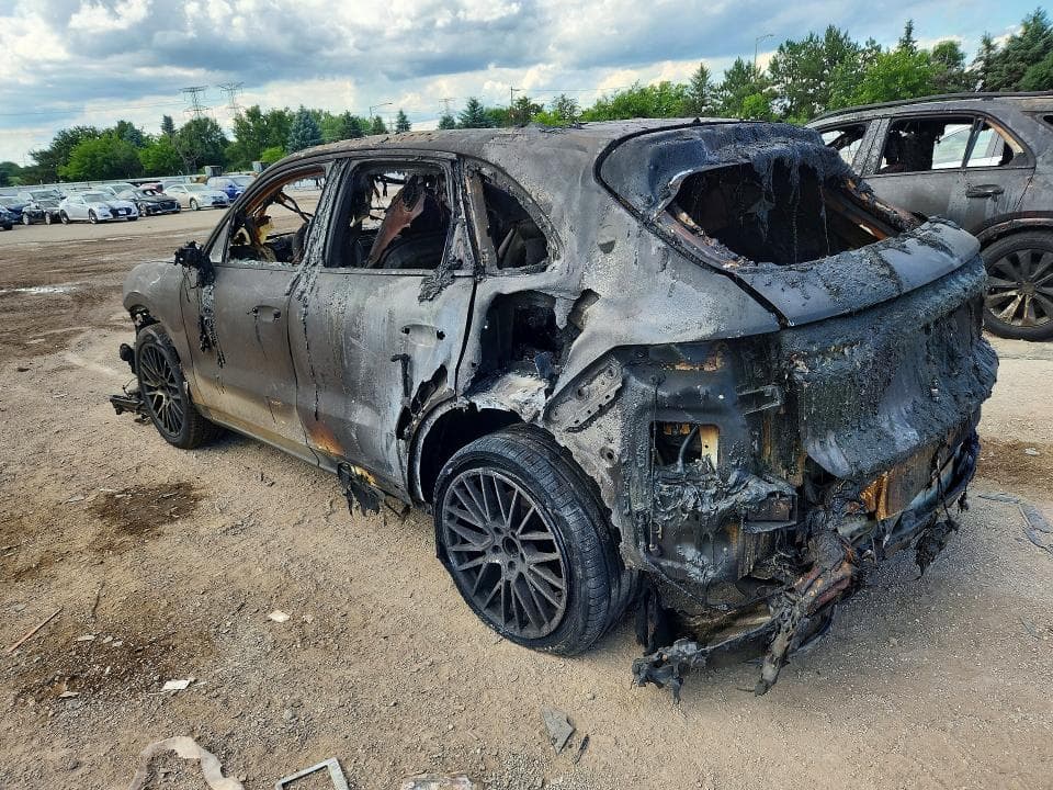 2019 PORSCHE CAYENNE 2