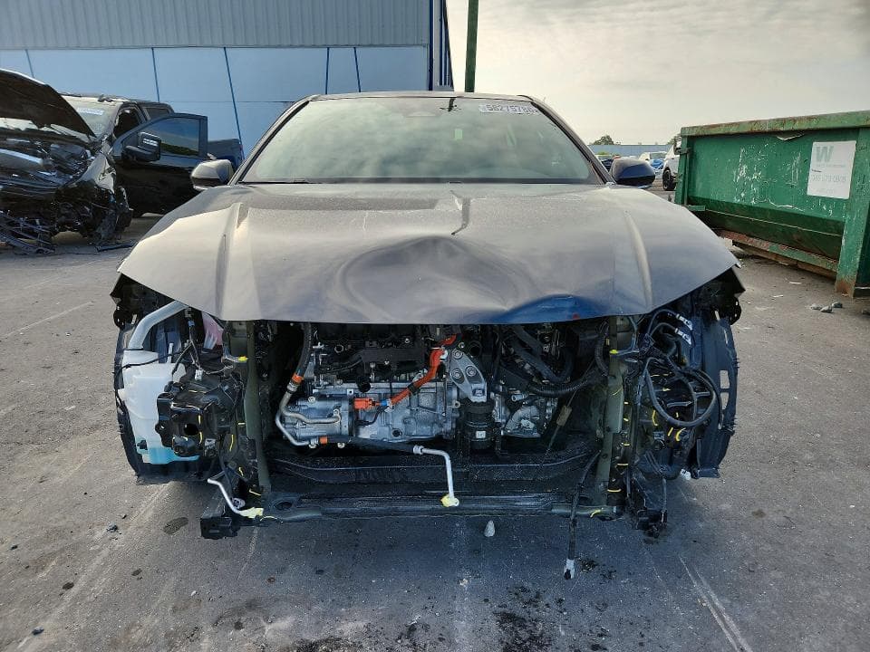 2025 TOYOTA CAMRY SE 5