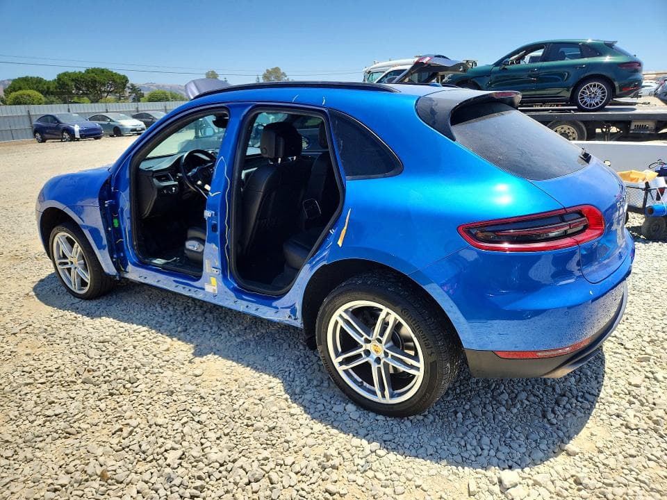 2017 PORSCHE MACAN 2