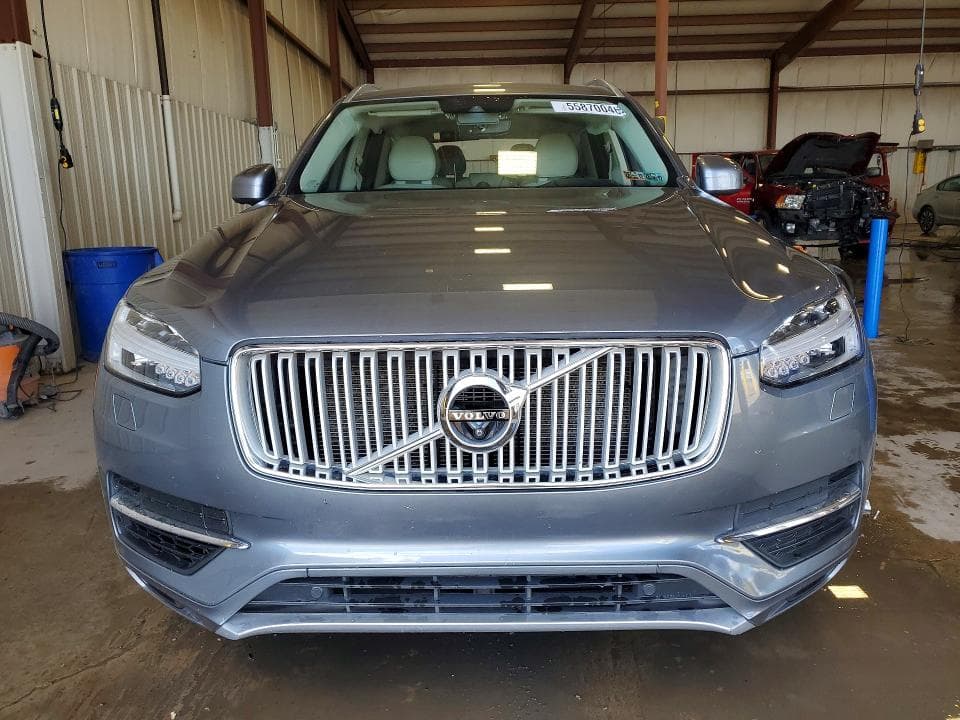 2017 VOLVO XC90 T8 5