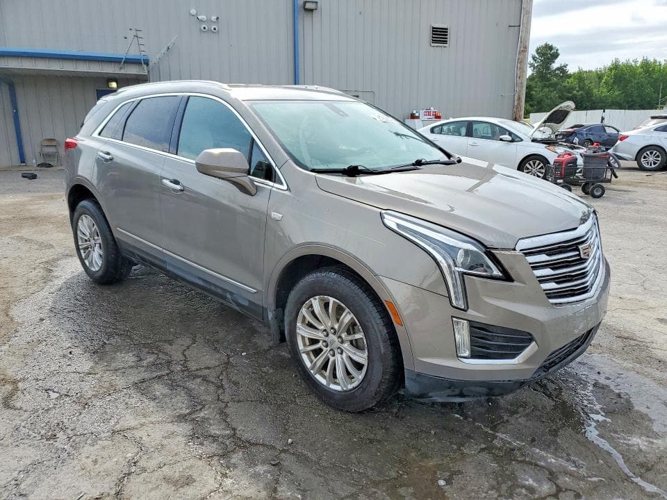 2017 CADILLAC XT5 4