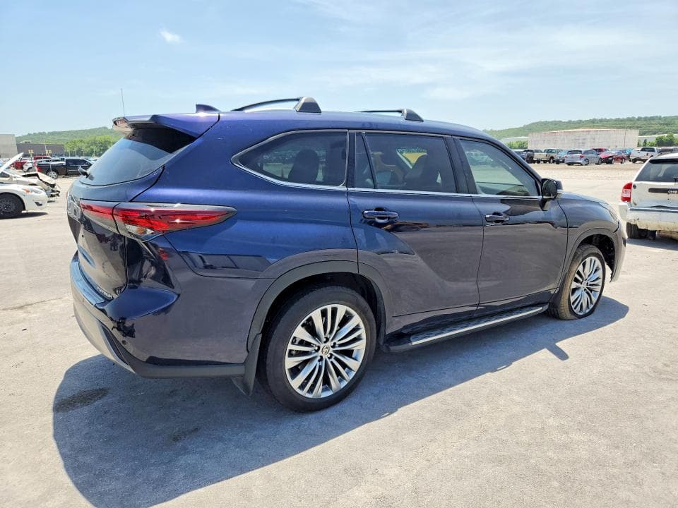 2024 TOYOTA HIGHLANDER PLATINUM 3