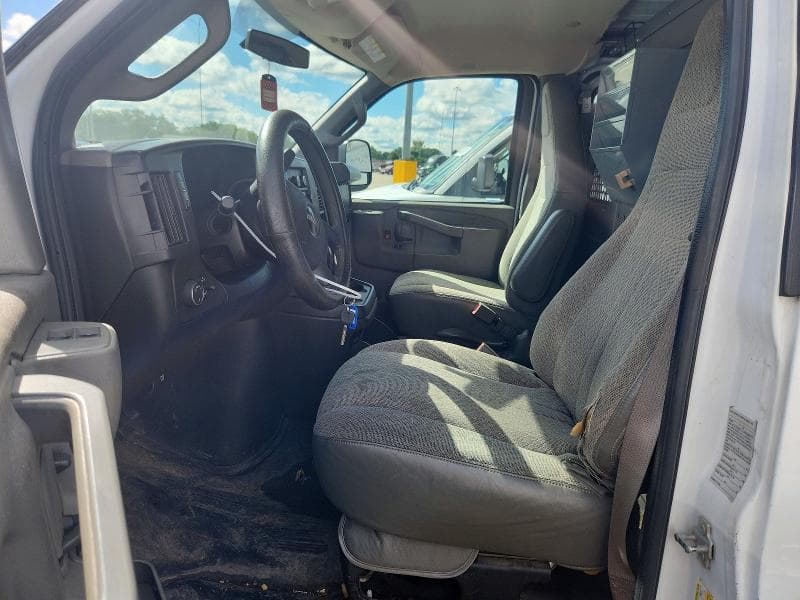2017 GMC SAVANA G2500 7