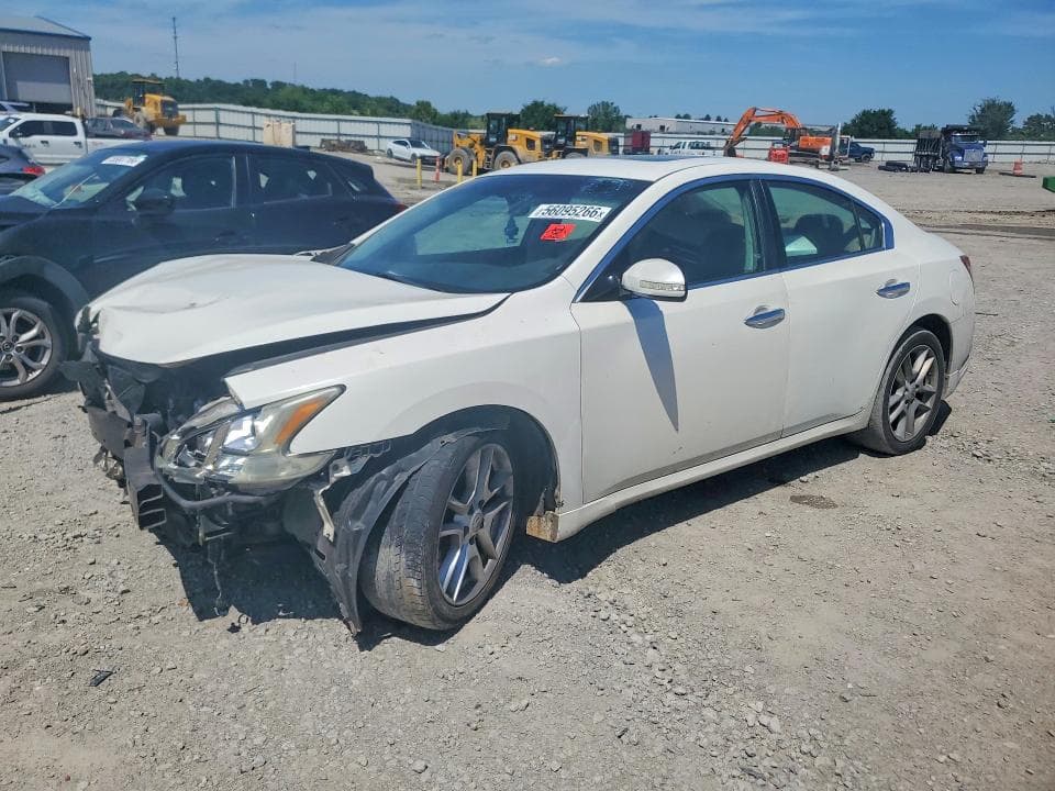 2011 NISSAN MAXIMA - 1