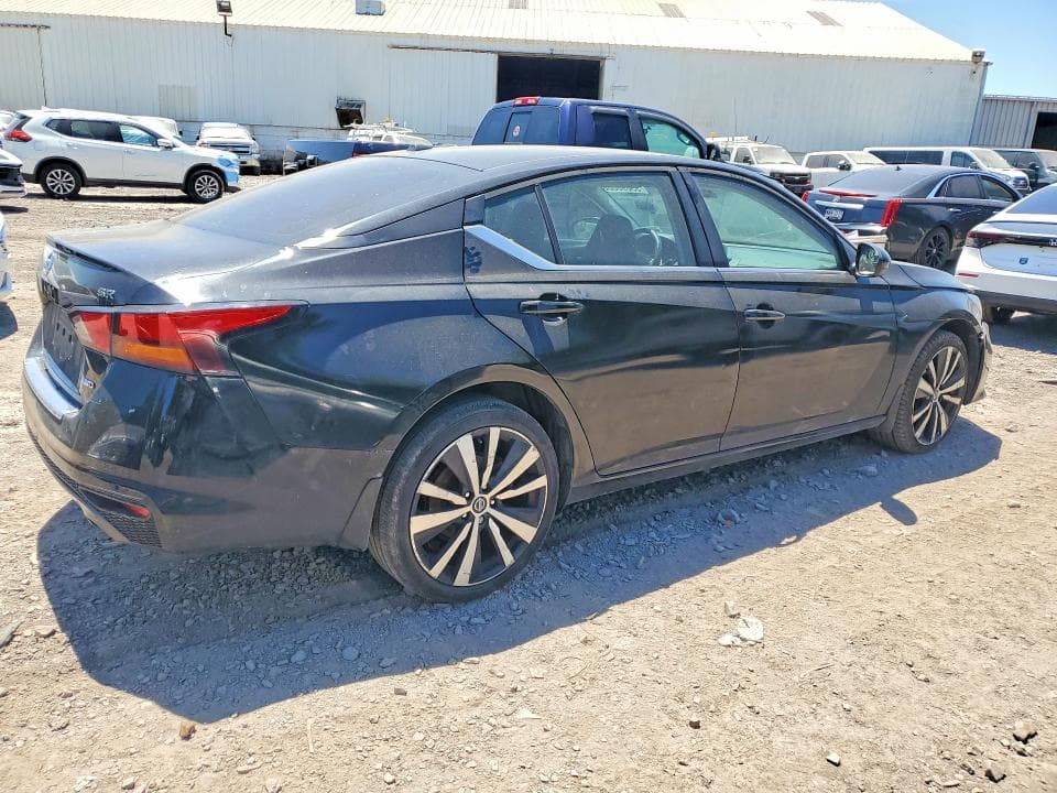 2021 NISSAN ALTIMA SR 3