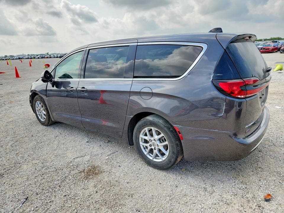 2023 CHRYSLER PACIFICA TOURING L 2