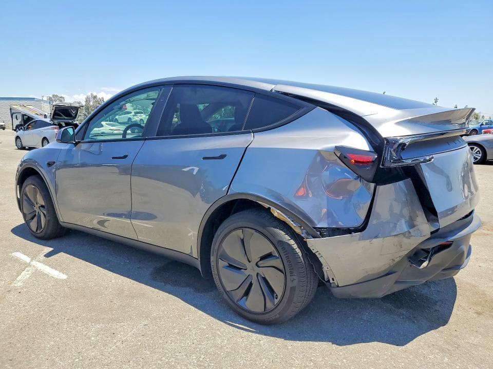 2026 TESLA MODEL Y 2