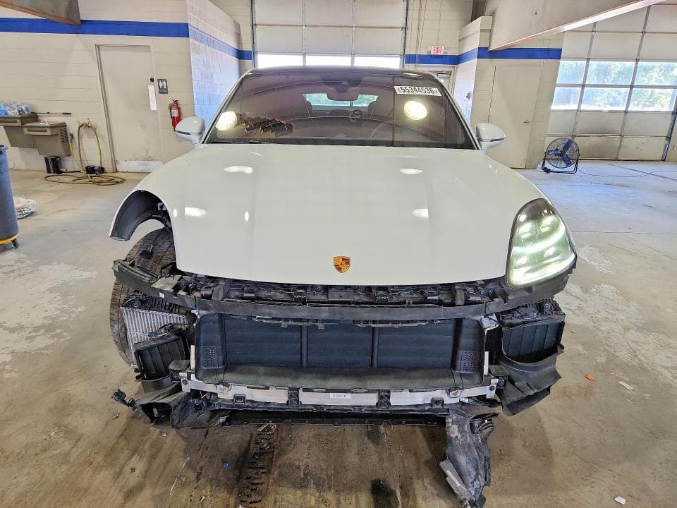 2023 PORSCHE CAYENNE GTS COUPE 5