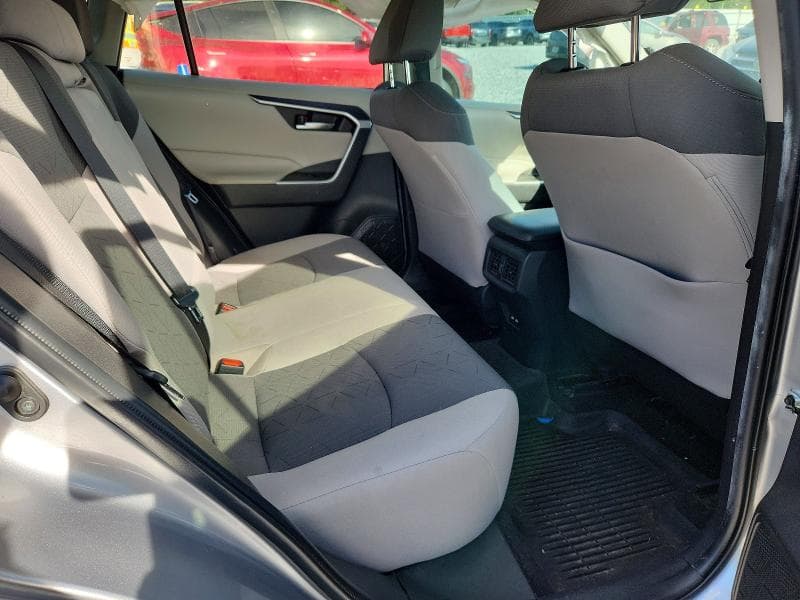 2021 TOYOTA RAV4 XLE 11