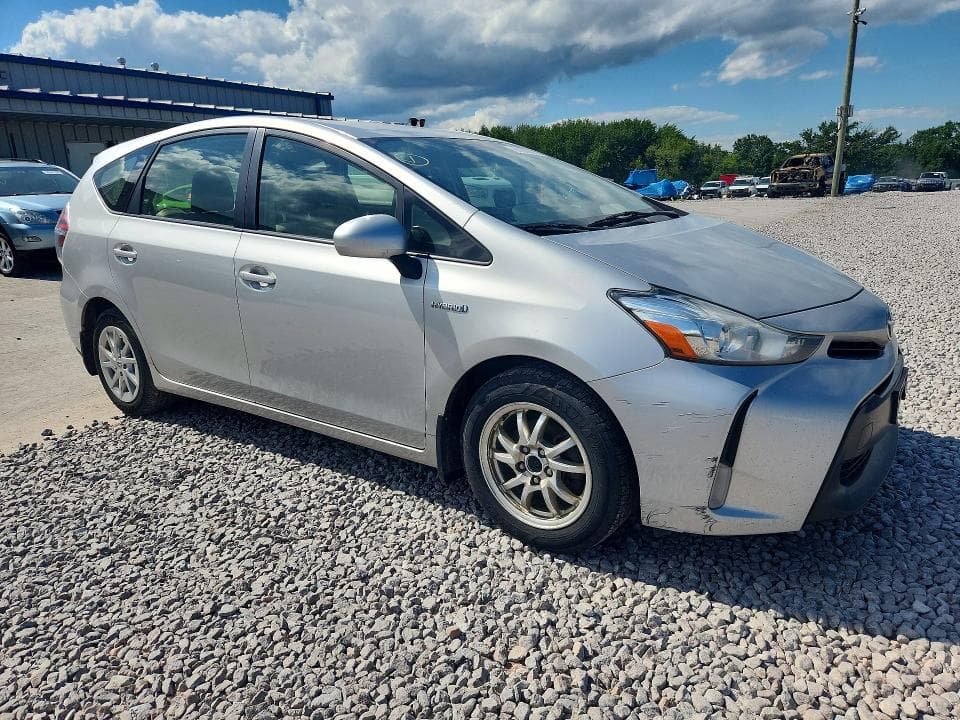 2017 TOYOTA PRIUS V THREE 4