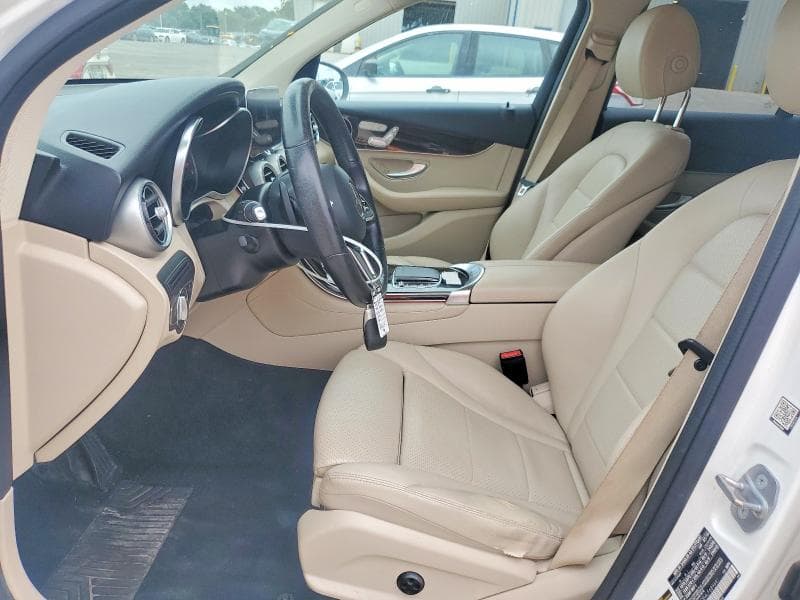 2020 MERCEDES-BENZ GLC 300 7