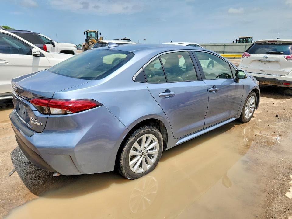 2024 TOYOTA COROLLA HYBRID XLE 3