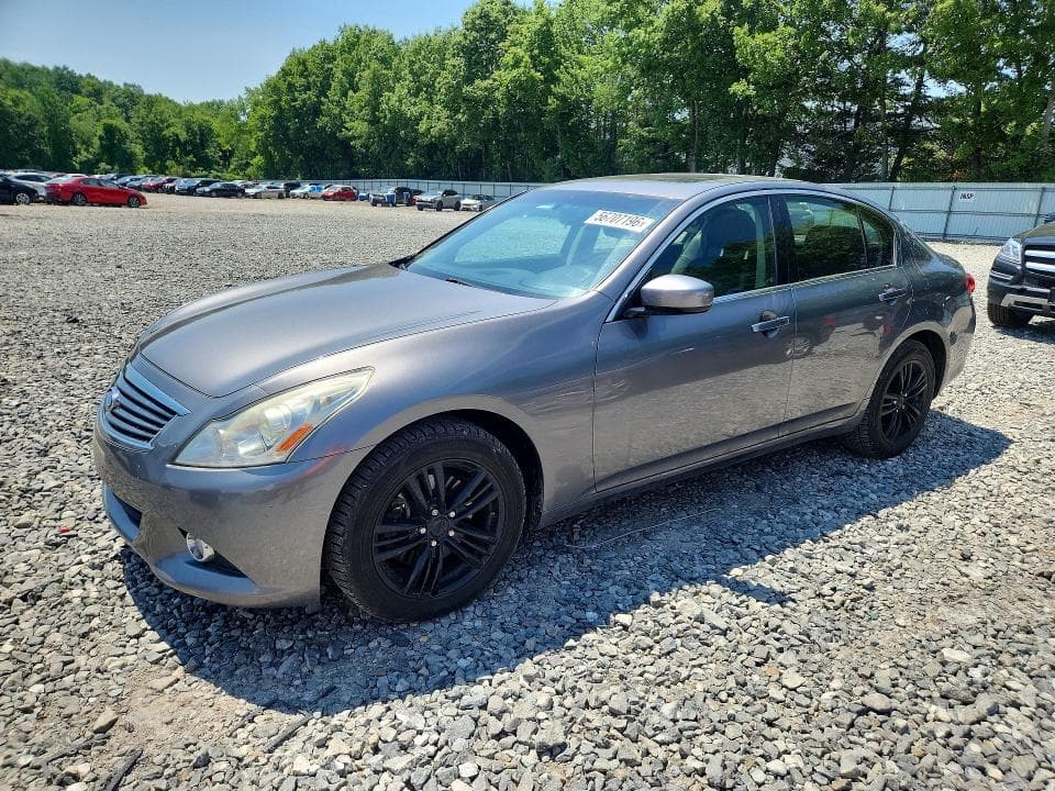 2013 INFINITI G37