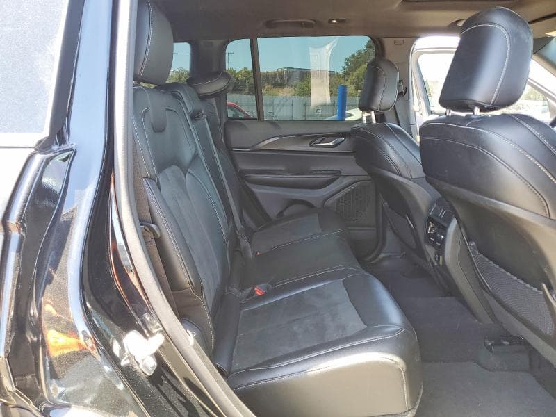 2024 JEEP GRAND CHEROKEE LAREDO 11