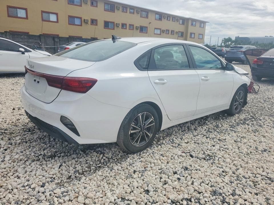 2023 KIA FORTE LXS 3