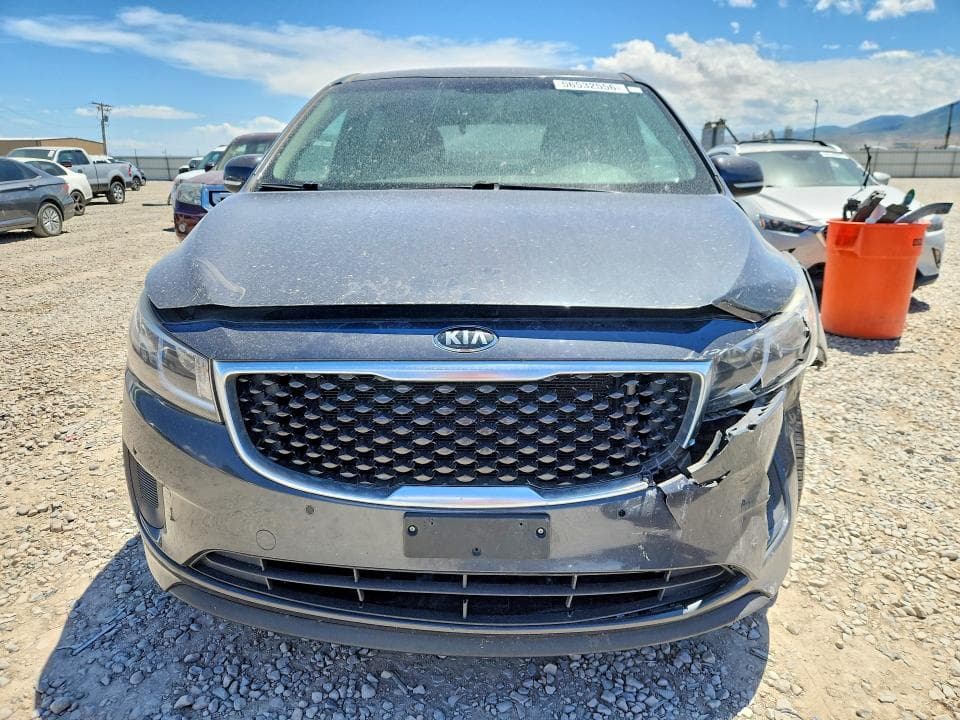 2017 KIA SEDONA 5