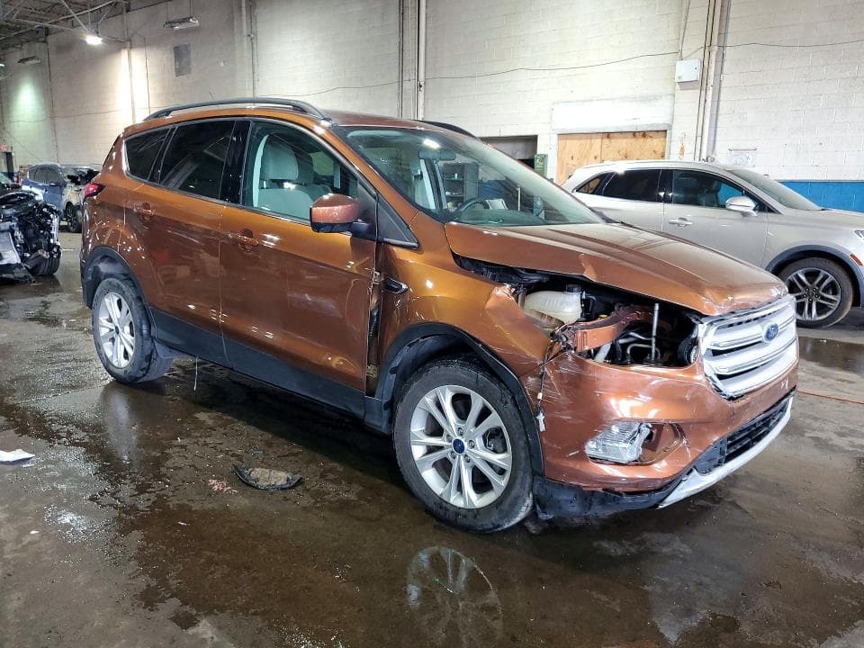 2017 FORD ESCAPE SE 4
