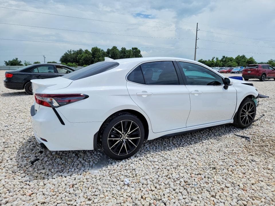 2024 TOYOTA CAMRY SE 3