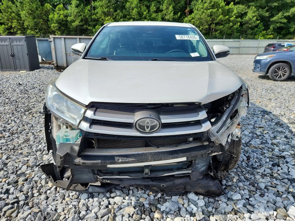 2018 TOYOTA HIGHLANDER LE 5