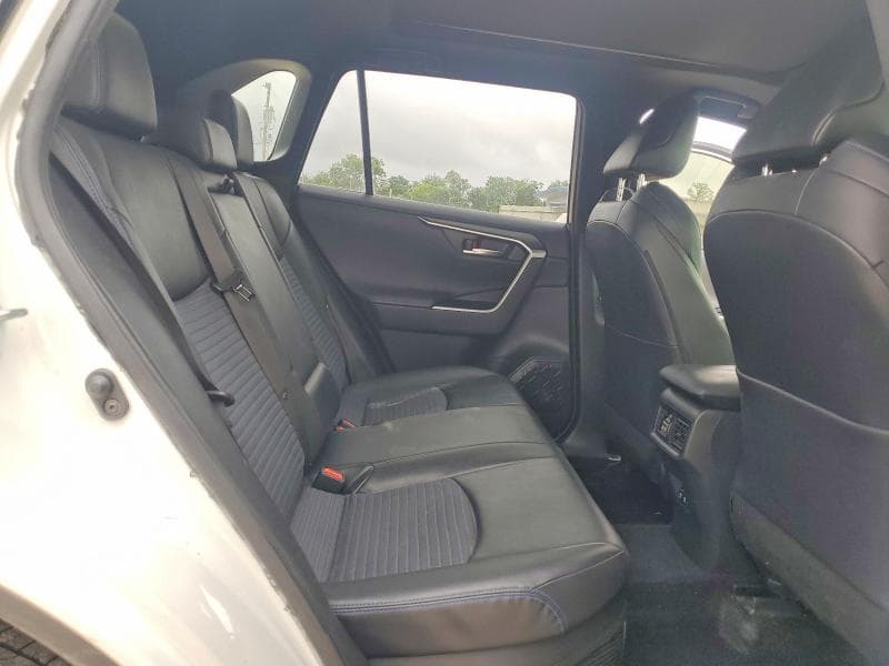2019 TOYOTA RAV4 XSE 10