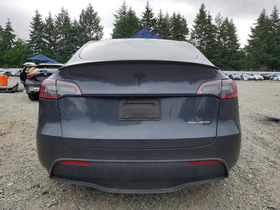 2025 TESLA MODEL Y 6