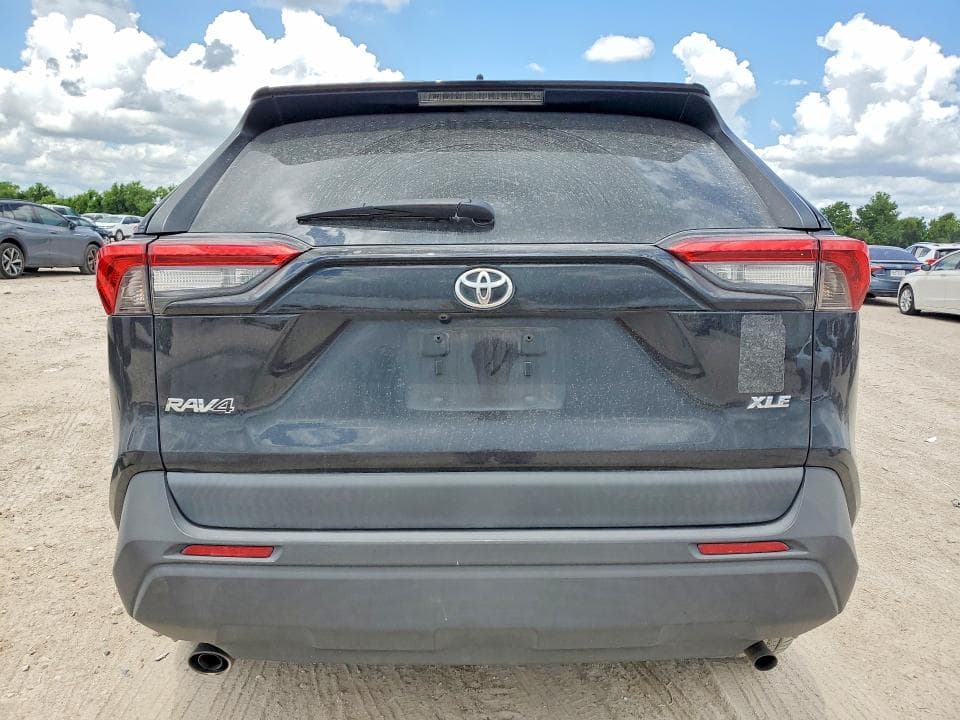 2020 TOYOTA RAV4 XLE 6
