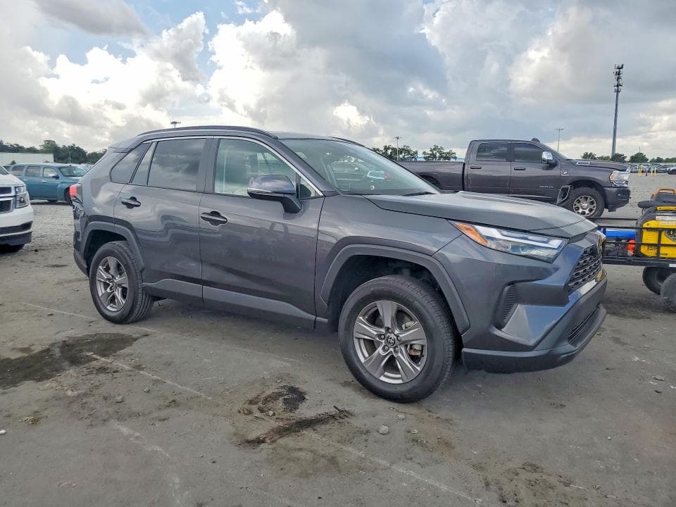 2023 TOYOTA RAV4 XLE 4