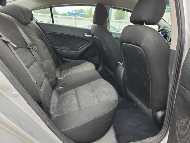2018 KIA FORTE LX 10